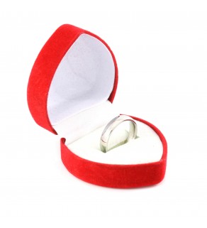 Velvet heart ring box