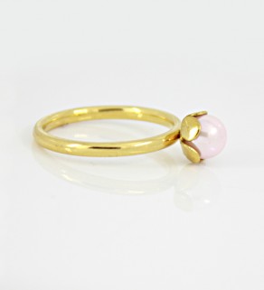 Prsten s růžovou perlou