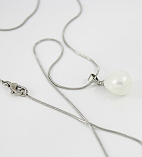 White Pearl Pendant with chain